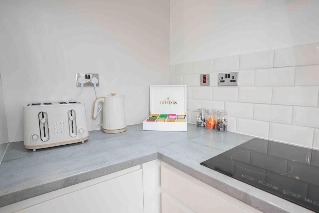 Stunning Abode 5 Min From Nec & Bhx, Pets Allowed Marston Green Habitación foto